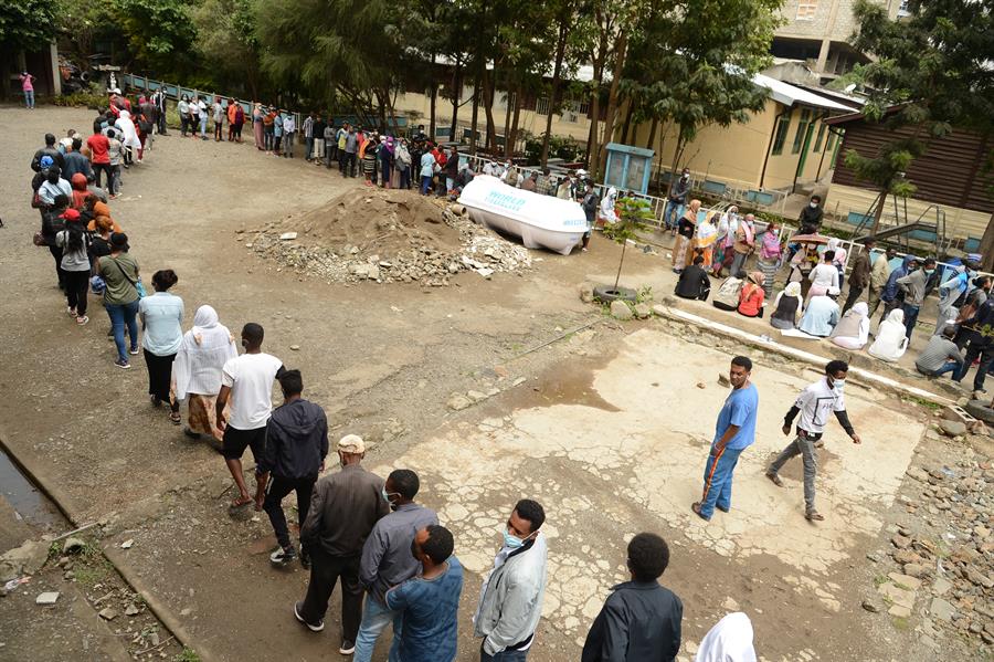 Exército da Etiópia bombardeia mercado e diz que mais de 60 mortos eram ‘rebeldes vestidos de civis’