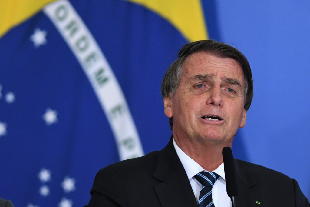 Bolsonaro diz que ‘não quer briga’ com governadores por PEC que isenta combustíveis