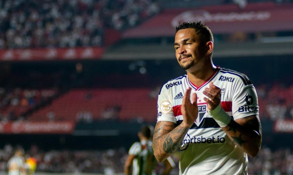 São Paulo aposta em freguesia sobre o América-MG para subir na tabela do Brasileiro