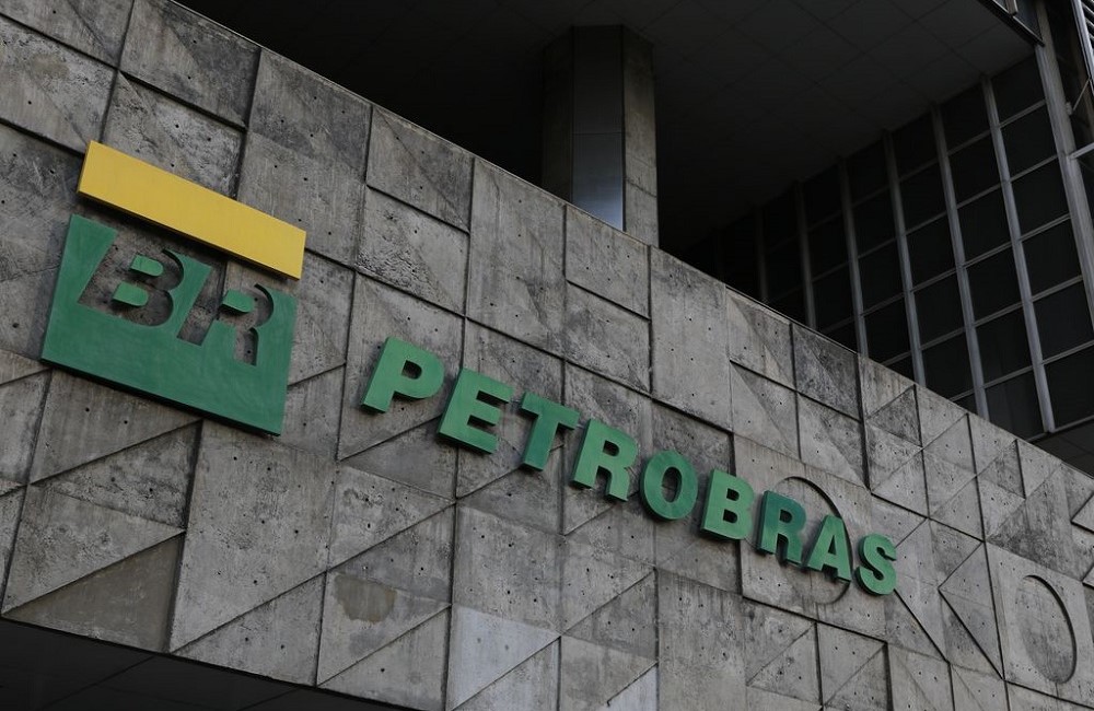 Acionistas da Petrobras aprovam mudança de estatuto que facilita indicações políticas