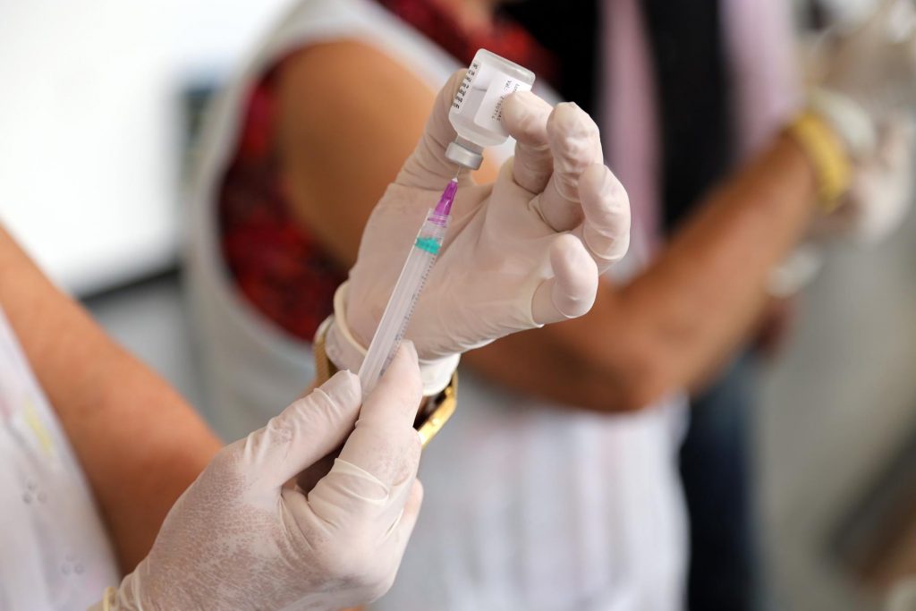Câmara técnica citada por Queiroga já deu parecer favorável à vacinação de crianças