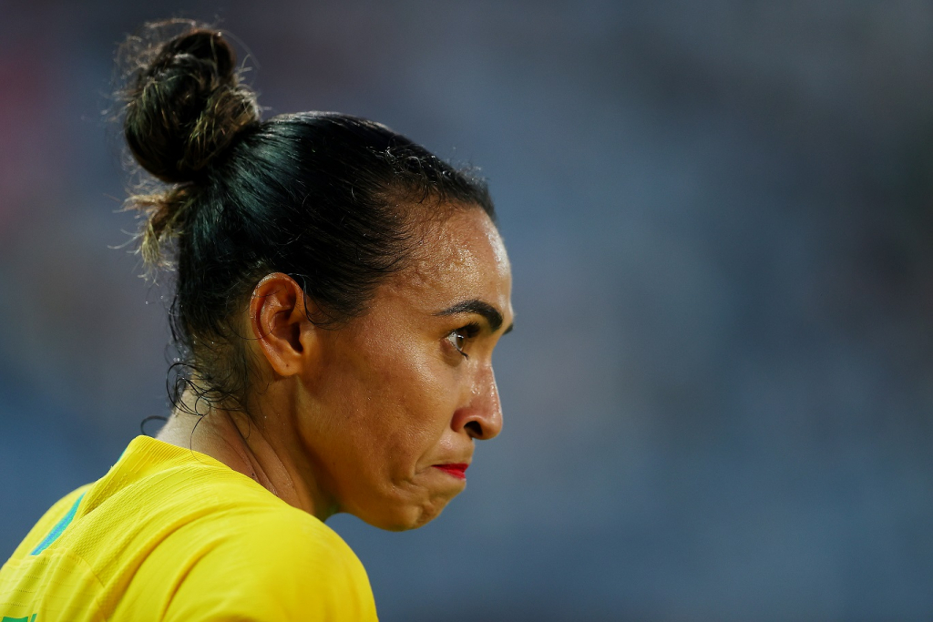 Marta se emociona em despedida a Pelé: ‘Ensinou com arte e maestria o poder do esporte’