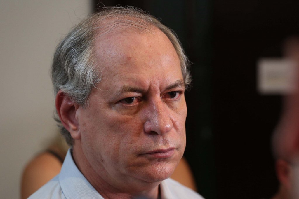 Após virar alvo da PF, Ciro diz considerar grave tentativa de Bolsonaro de ‘intimidar opositores’