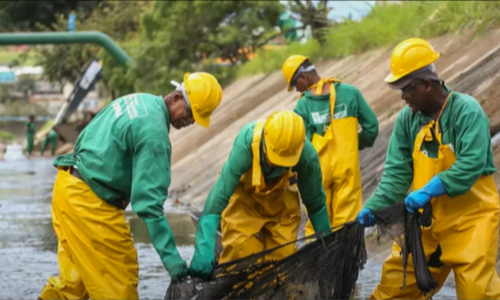 Programa Limpa Rio Comunidade recolheu 13 mil toneladas de resíduos sólidos em apenas cinco meses