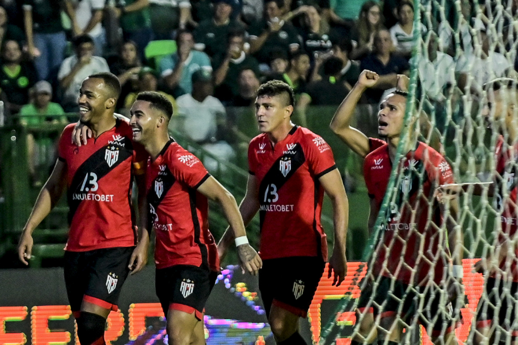 Atlético-GO e Fortaleza avançam às quartas de final da Copa do Brasil