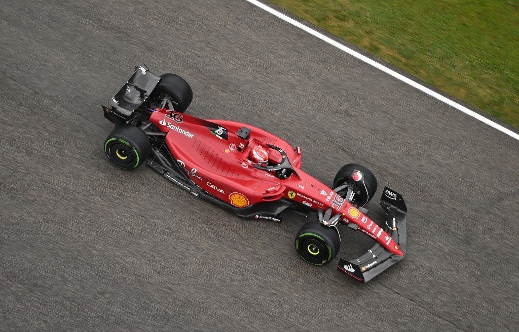 Leclerc e Sainz lideram treino livre da Fórmula 1 no GP da Emilia-Romagna