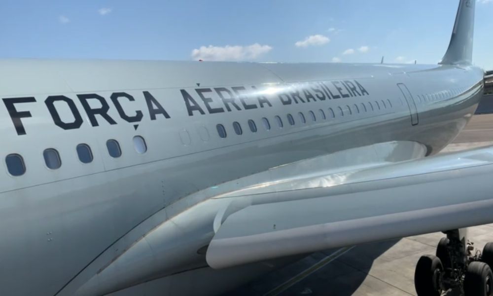 Quarto avião com 207 brasileiros resgatados de Israel decola rumo ao Rio de Janeiro