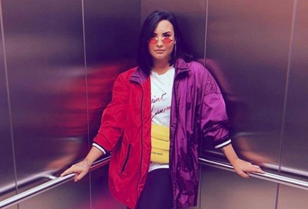 Demi Lovato revela que sofreu 3 derrames e ataque cardíaco por causa das drogas