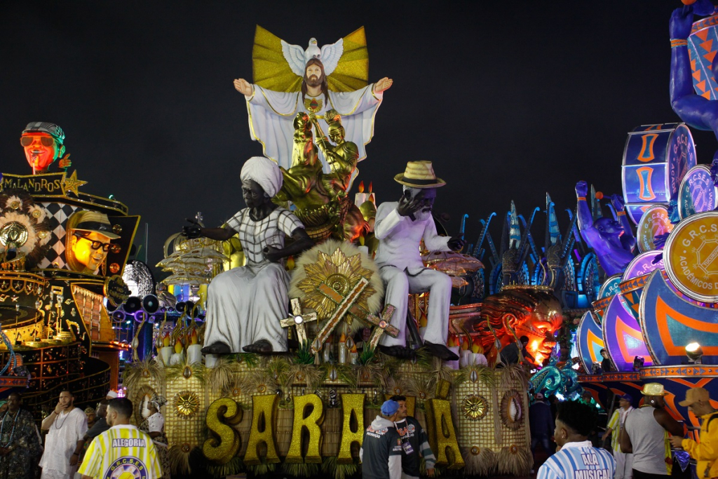 AO VIVO: Acompanhe em tempo real o segundo dia de desfile das escolas de samba de São Paulo