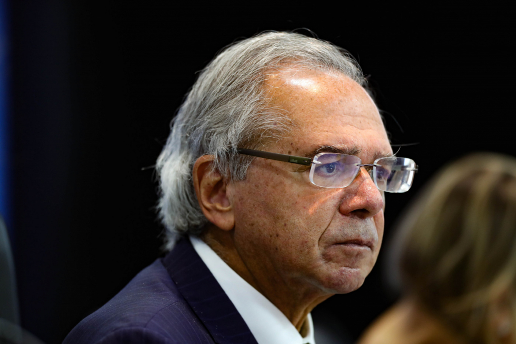 Sucesso de políticas sociais do governo podem levar à reeleição de Bolsonaro, diz Guedes