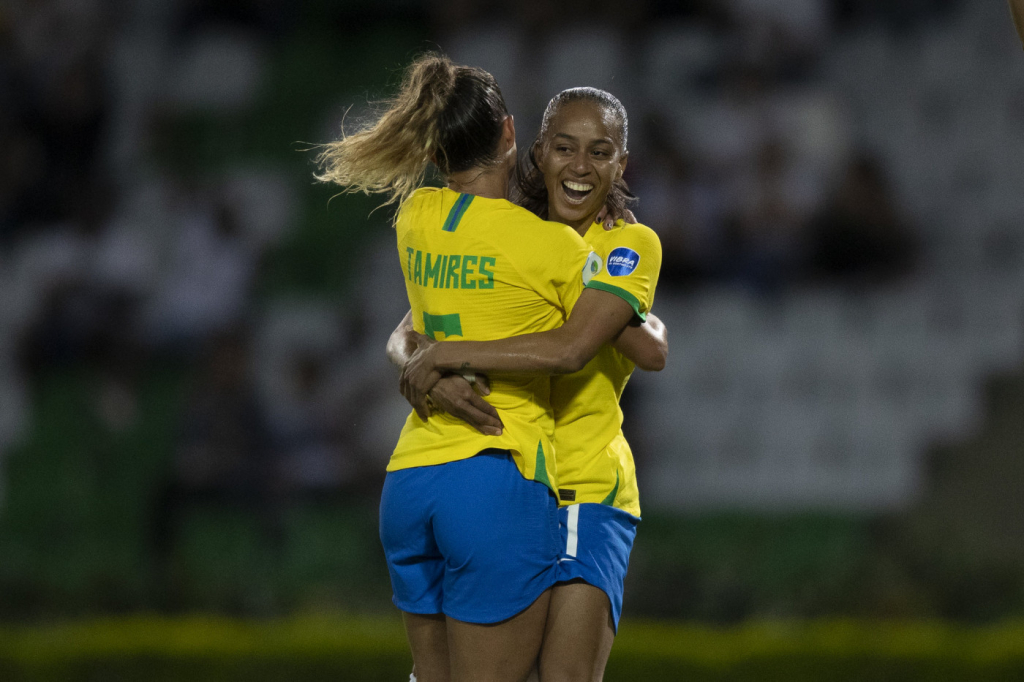 Brasil estreia com goleada contra a Argentina na Copa América feminina
