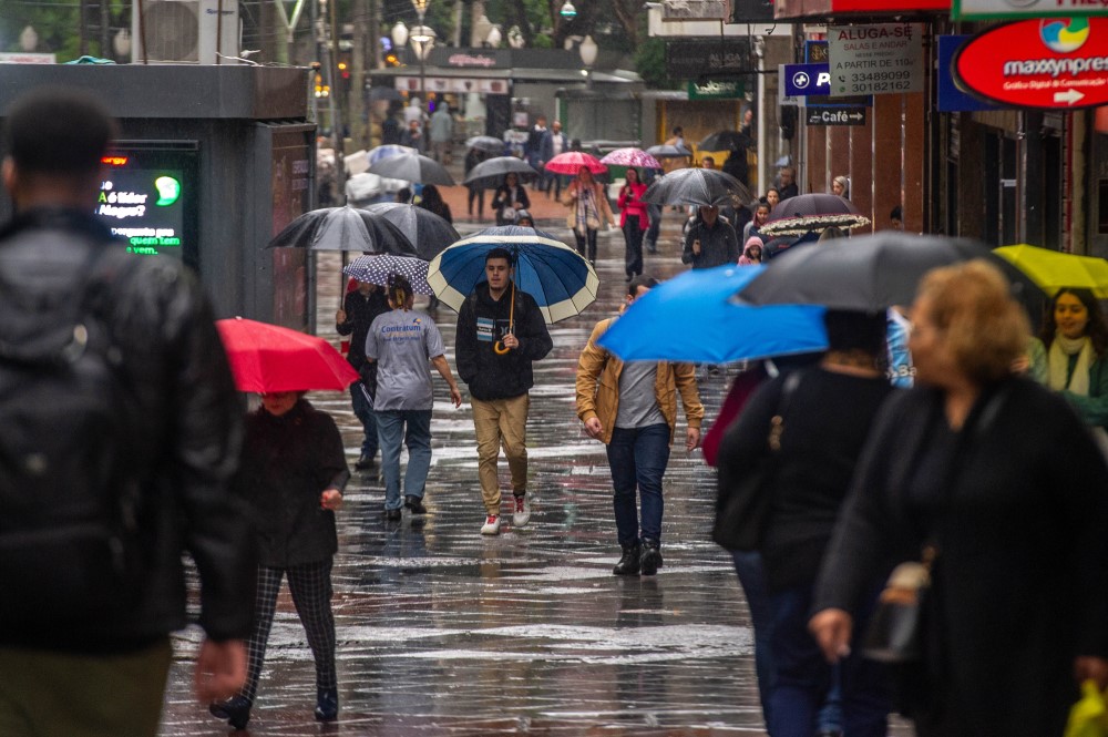 Inmet alerta para risco de chuvas intensas no Rio Grande do Sul