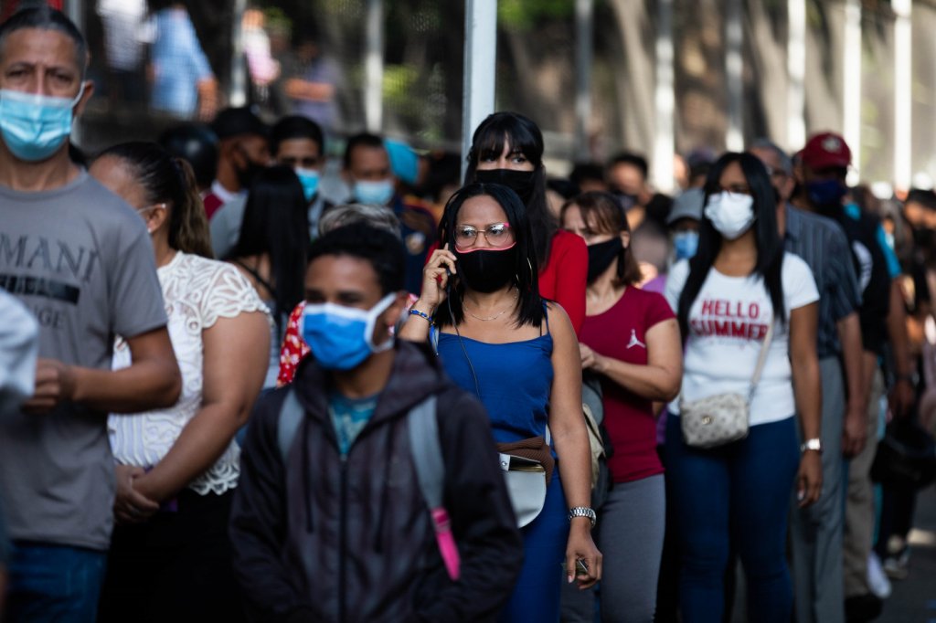 Quando vai acabar a obrigatoriedade do uso de máscara no Brasil? Especialistas respondem