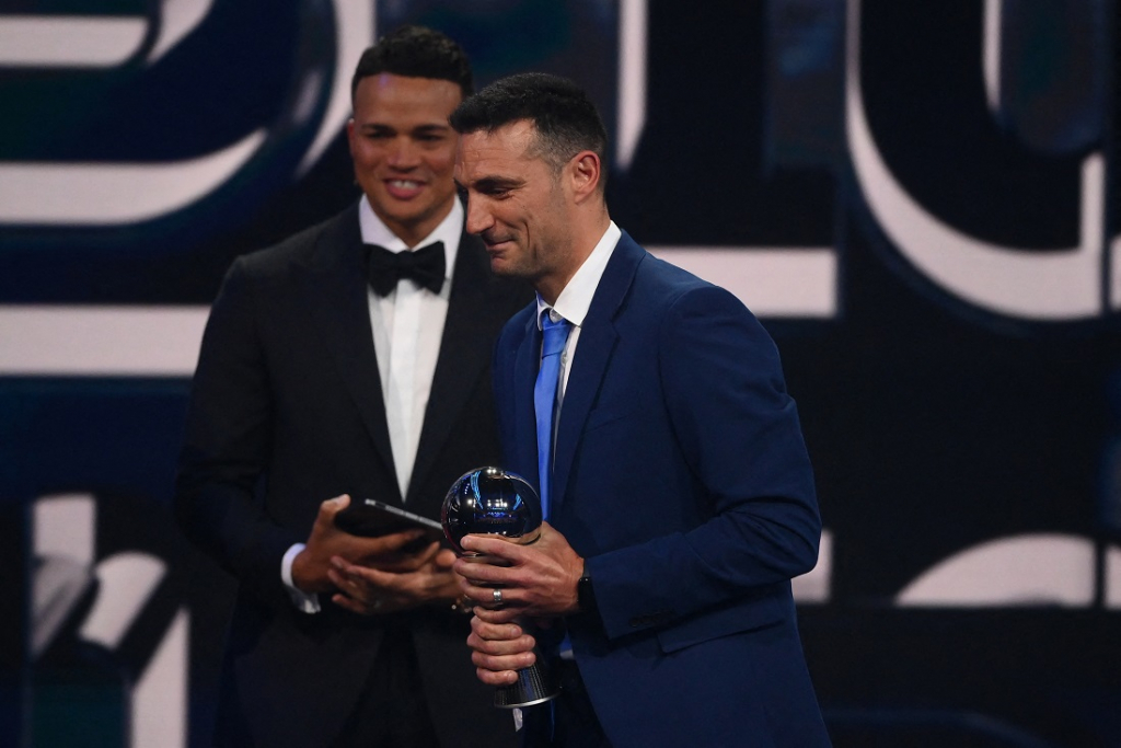 Campeão do mundo com a Argentina, Lionel Scaloni vence prêmio de melhor técnico do Fifa The Best