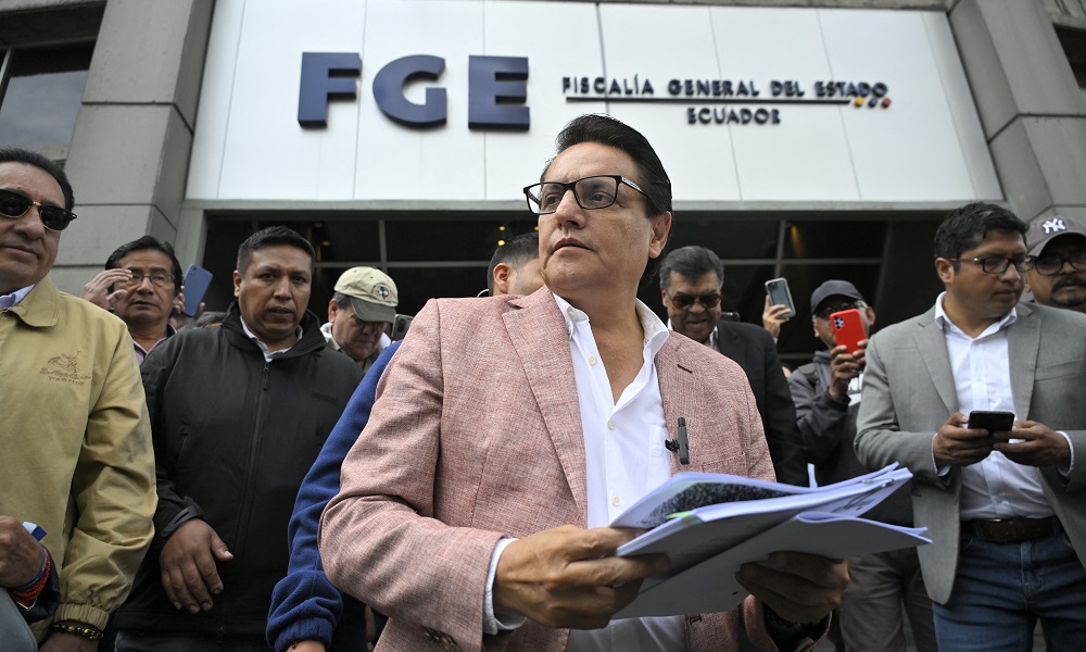 Equador declara estado de exceção após assassinato de candidato à presidência
