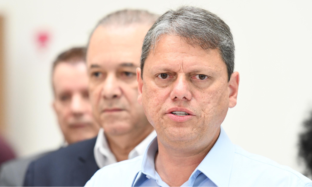 Tarcísio de Freitas critica decisão do TSE que atinge Jovem Pan: ‘Essa voz não vai se calar’