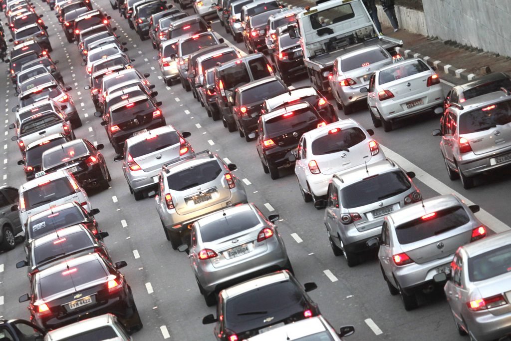 Novo horário do rodízio de veículos em São Paulo entra em vigor nesta segunda