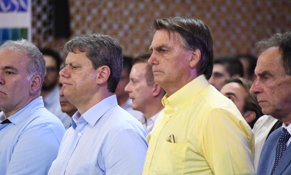 Pesquisa aponta que 26% da população vê Tarcísio de Freitas como sucessor político de Bolsonaro