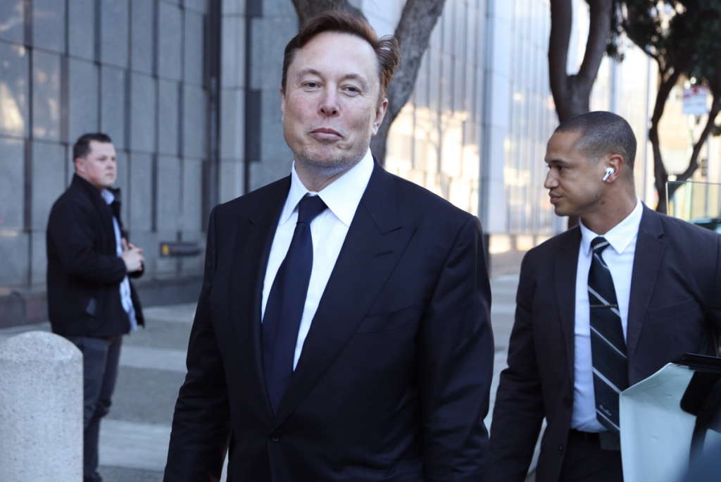 Elon Musk considera impor pagamento mensal a usuários do X