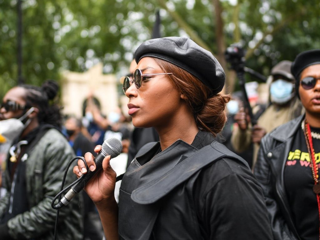 Importante ativista do movimento Black Lives Matter é baleada em Londres