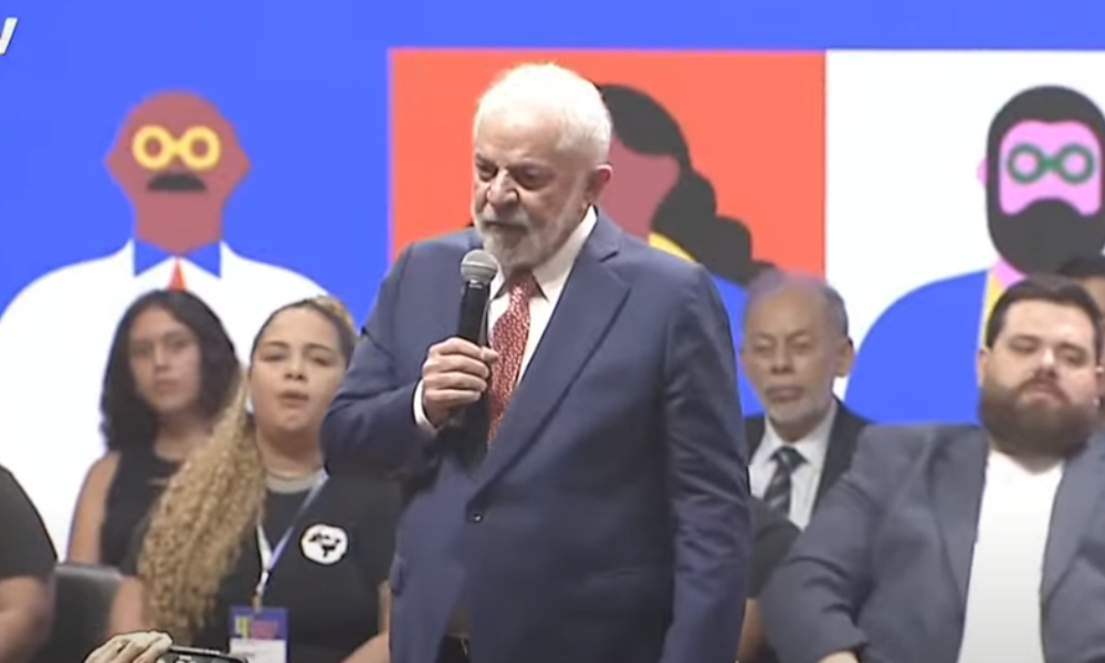 Lula diz que está feliz em ter um ‘ministro comunista’ no STF em evento do PT
