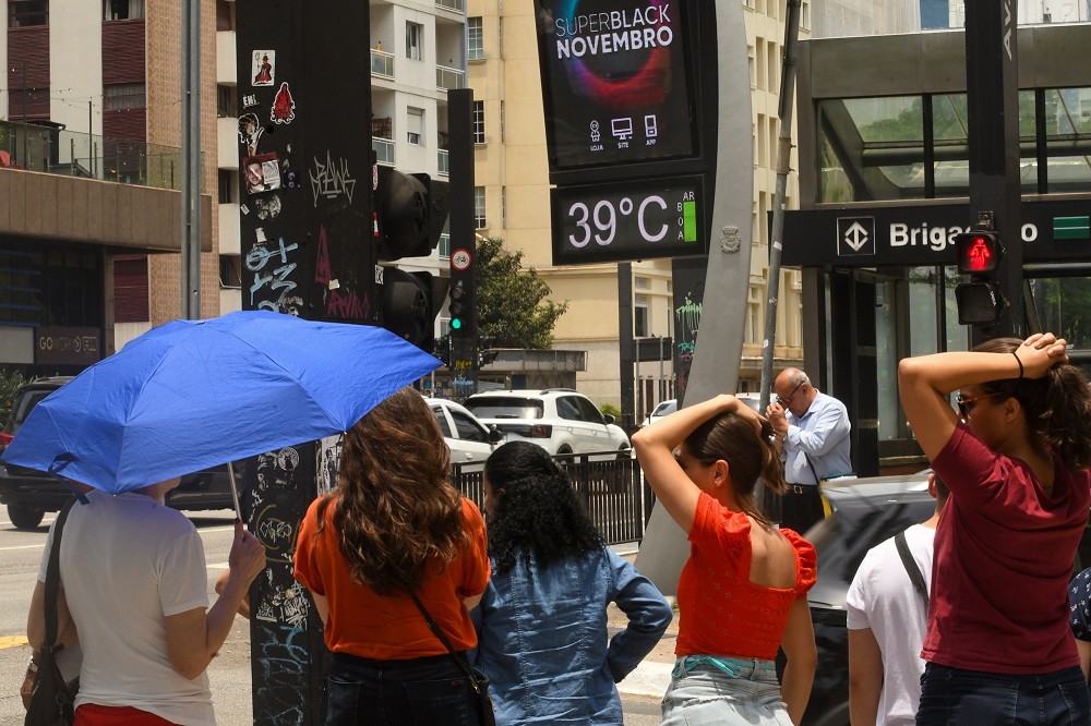 Onda de calor e alertas de chuva atingem regiões do Brasil; veja previsão