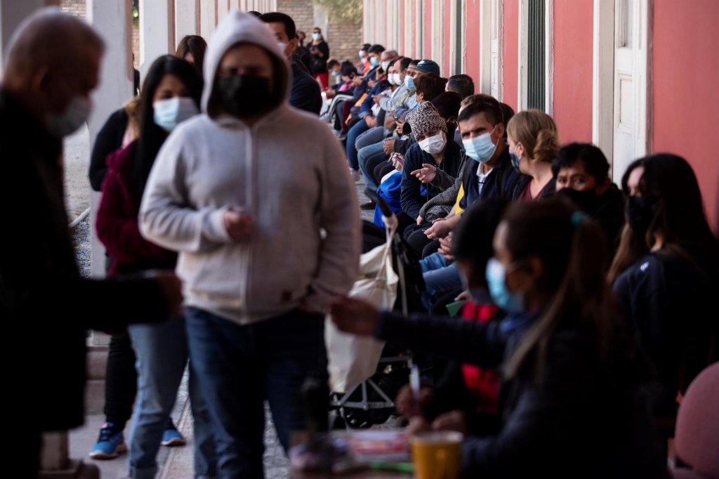 Chile estuda ‘cartão verde’ para incentivar vacinação contra Covid-19