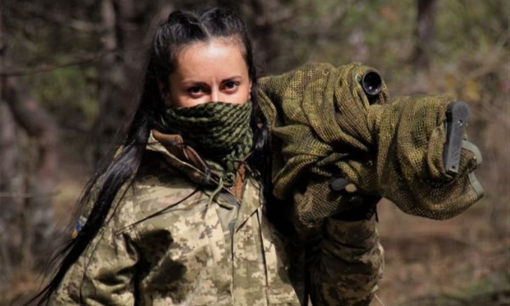 Nova ‘Dama da Morte’? Conheça a atiradora que está sendo aclamada na Ucrânia