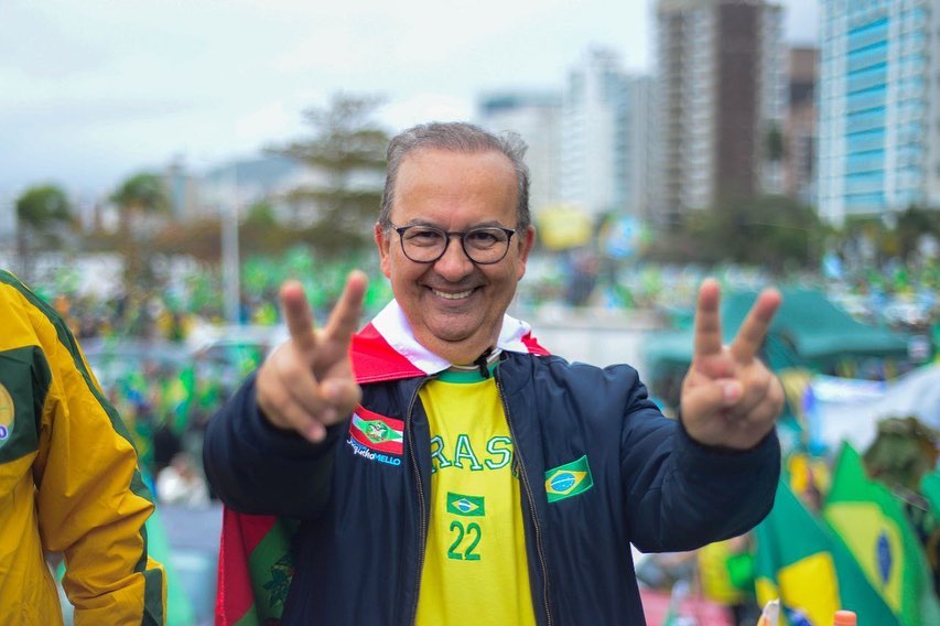 Jorginho Mello vence Décio Lima e é eleito governador de Santa Catarina