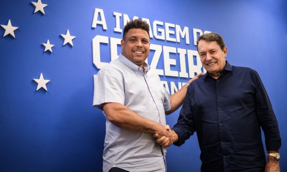 Ronaldo assina acordo para venda de 90% das ações da SAF do Cruzeiro
