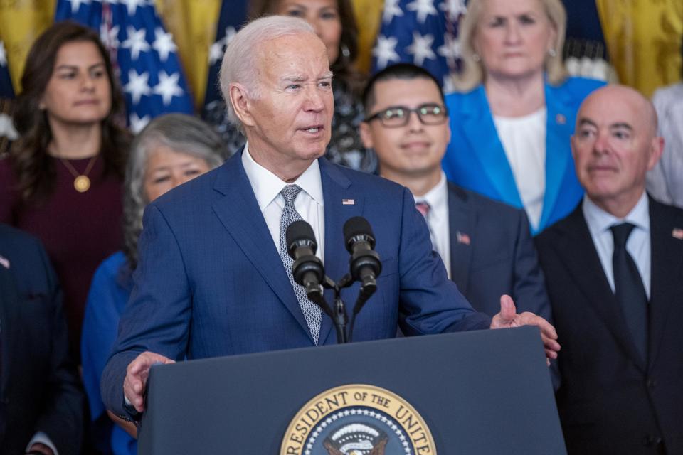 Biden retoma campanha eleitoral, garante que está bem e promete: ‘Não vou a lugar nenhum’