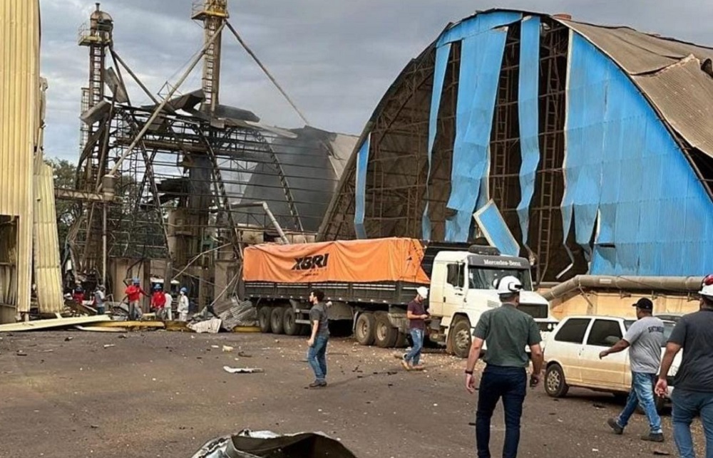 Explosão em cooperativa agroindustrial no Oeste do Paraná deixa 2 mortos e 9 desaparecidos