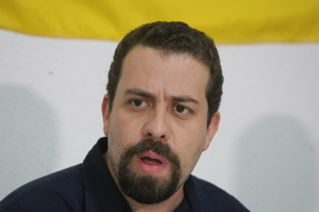 Boulos é ameaçado com arma durante campanha: ‘Não irão nos intimidar’