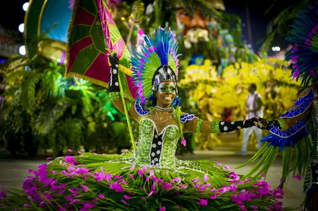 Prefeitura do Rio anuncia retorno de patrocínio a escolas de samba