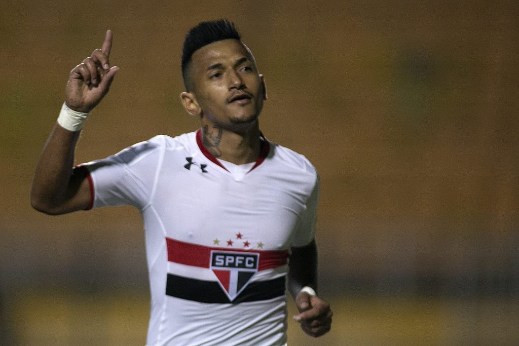 Livre no mercado, atacante Rogério, o ‘Neymar do Nordeste’, é oferecido ao São Paulo 