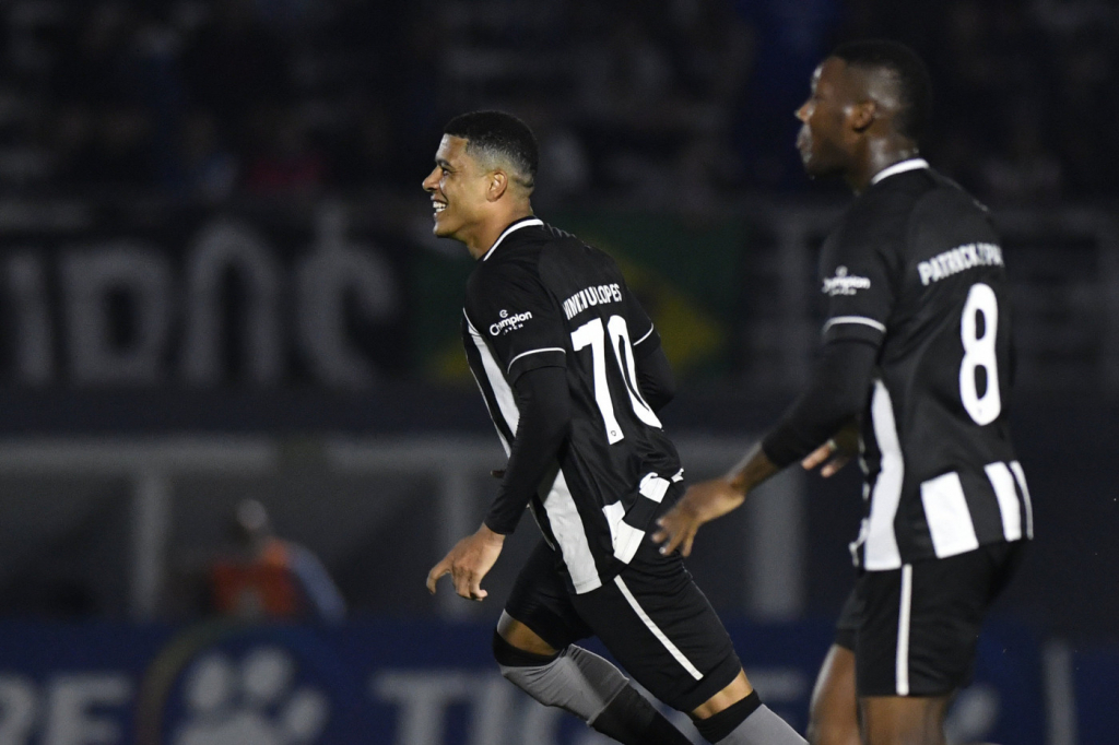 Botafogo vence o RB Bragantino no encerramento da 15º rodada do Brasileirão