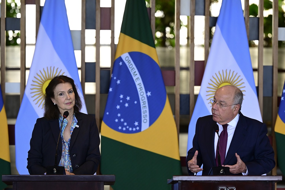 Após críticas por comunicado neutro, ministro das Relações Exteriores diz que Brasil ‘condena qualquer ato de violência’