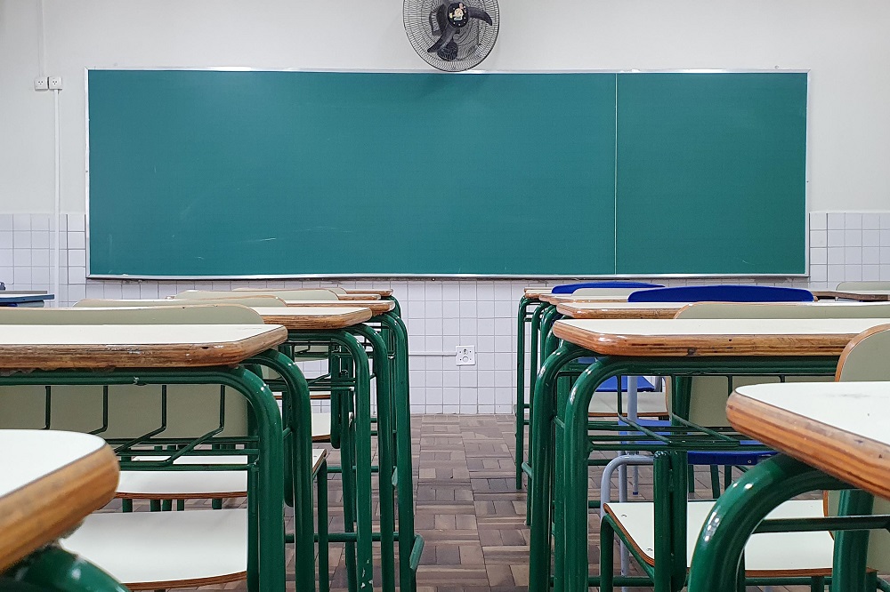 Escolas estaduais de São Paulo vão terminar ano letivo com déficit 17,2% no número de professores