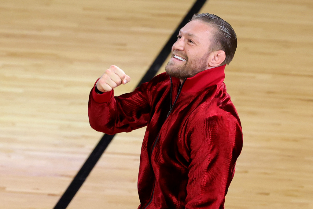 Conor McGregor é acusado de agressão sexual em jogo das finais da NBA