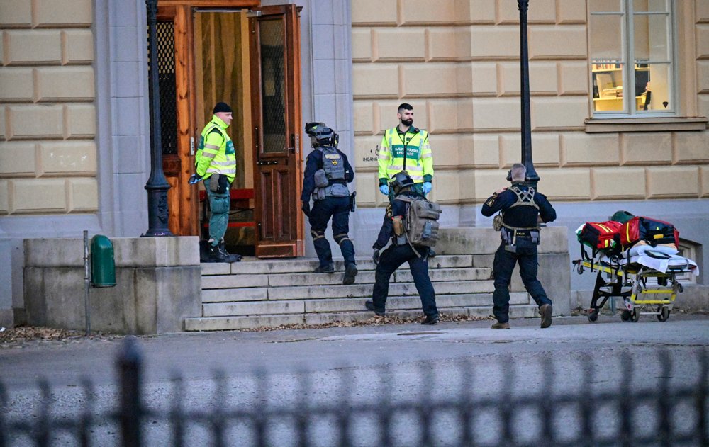 Aluno é detido após matar duas mulheres em ataque em escola na Suécia