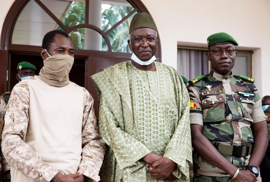 Militares do Mali libertam presidente e primeiro-ministro depostos em novo golpe de Estado