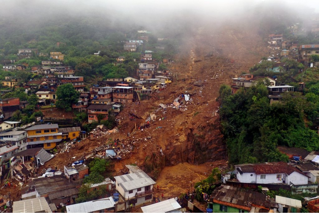 Tragédia em Petrópolis aconteceu por falta de interesse político, afirma pesquisador da USP