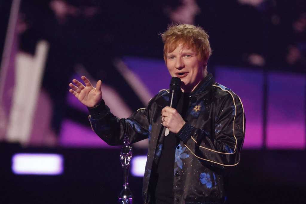 Ed Sheeran anuncia nova versão de álbum com músicas inéditas