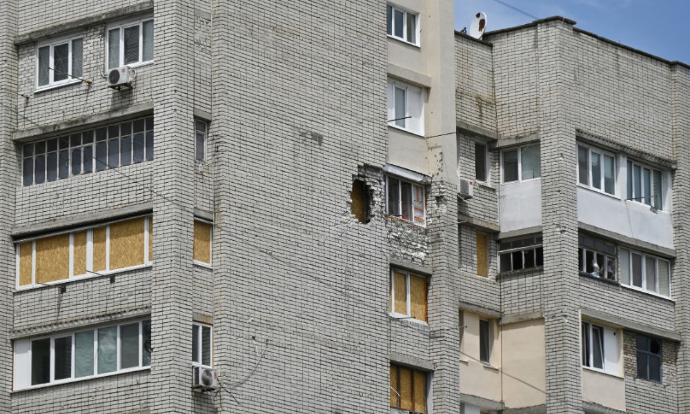 Bombardeio da Ucrânia em povoado ocupado pela Rússia deixa ao menos 19 mortos