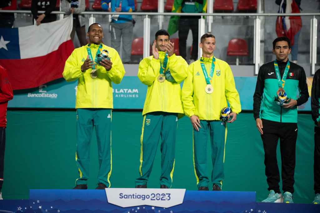 Jogos Pan-Americanos 2023: Brasil conquista duas medalhas no taekwondo por equipes 
