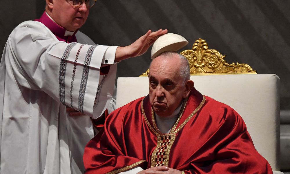 Papa Francisco cancela compromissos desta sexta devido a febre 