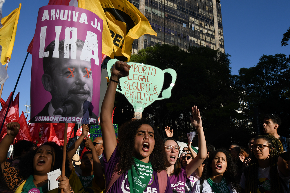 Crianças e adolescentes negras são cerca de 40% das vítimas de estupro no Brasil 