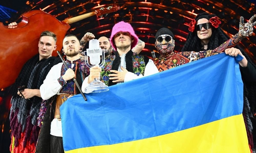 Grupo ucraniano vence festival Eurovision e soldados celebram a conquista em plena guerra
