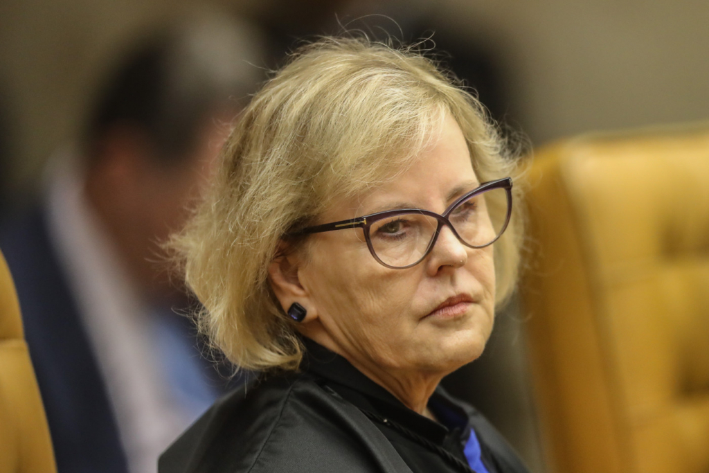 Rosa Weber diz que parecer da PGR em defesa de Bolsonaro causa ‘perplexidade’