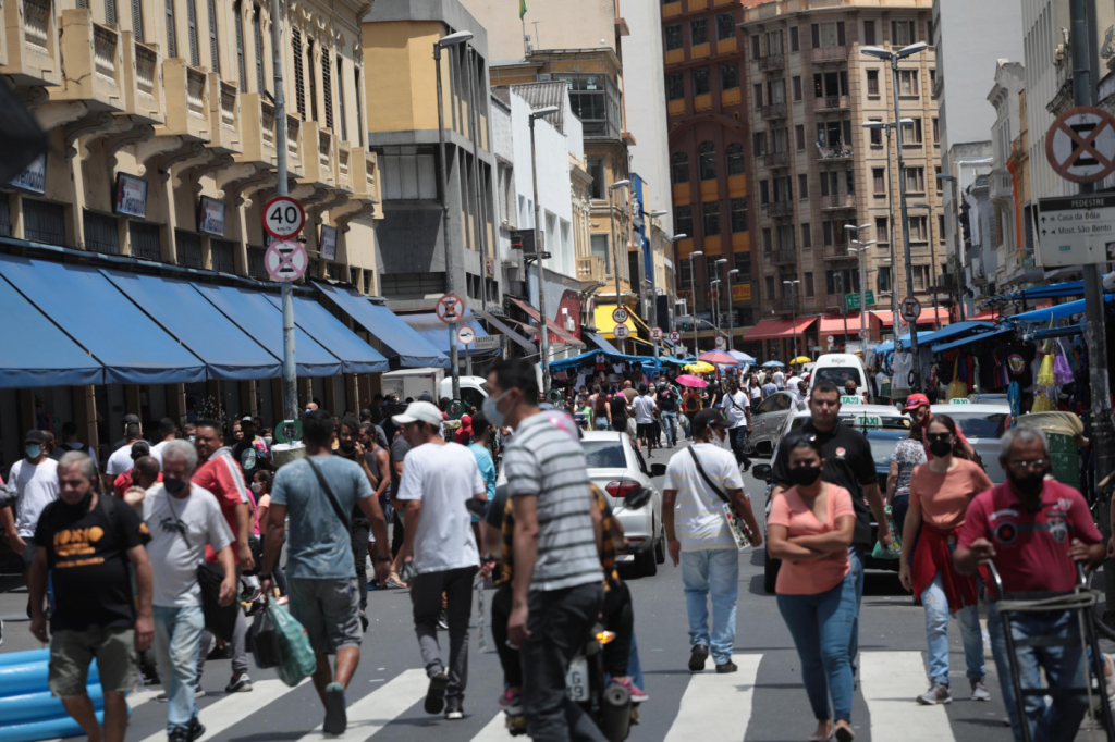 São Paulo tem 22 autuados em fiscalização de aglomerações nos primeiros dias de Carnaval